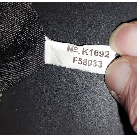 CORNER ZIP WRISTLET (COACH F58033) - Picture 4 of 5